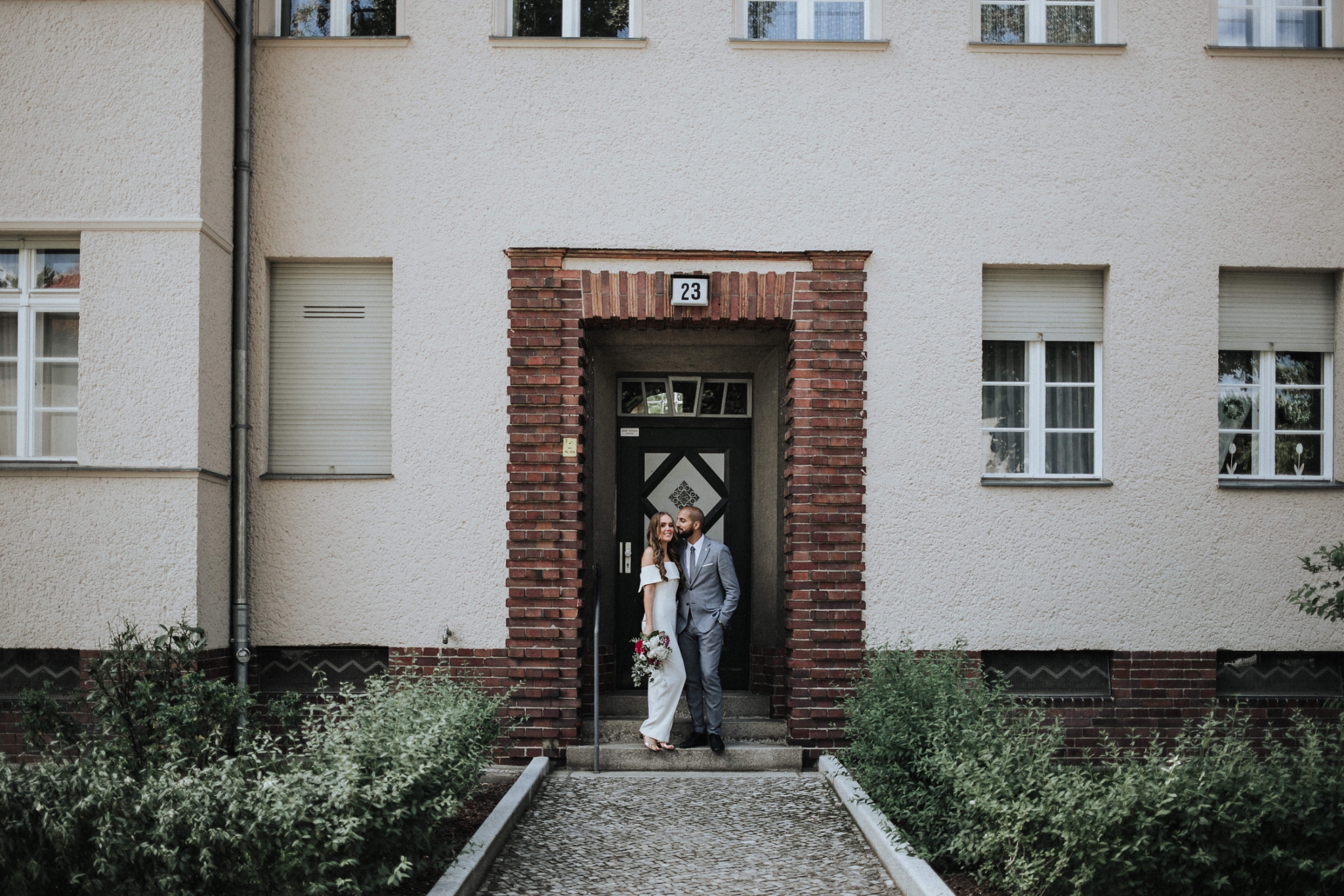 standeamtliche Hochzeit Standesamt Schmargendorf Berlin HoneymoonPictures Hochzeitsfotografie Hochzeitsfotos Modern Authentisch Urban Braut Berlinbraut BerlinHochzeitsfotograf