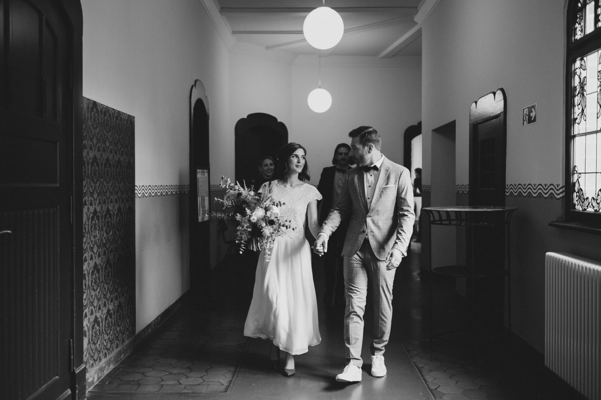 HoneymoonPictures-HochzeitsfotografBerlin-StandesamtKoepenick-Hochzeit-modern-Coronahochzeit-Seeweiss-CfBrautstyling-WannaMarry